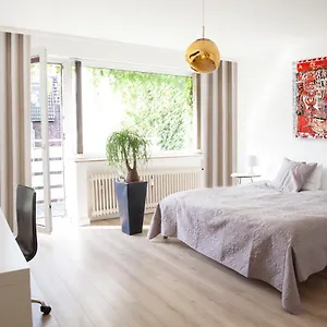 Center Studio Extra Comfort Luxury Double Bed Kitchen Apartment Düsseldorf